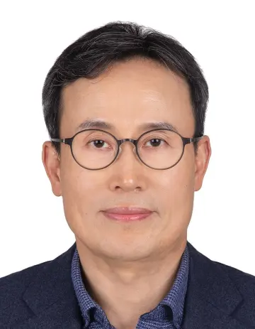 [시론] 차라리 소설 속 ‘전쟁과 평화’였으면